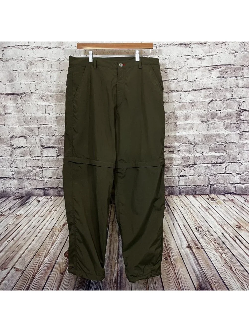 The North Face Green 2 in 1 Convertible Nylon Zip Off Pants